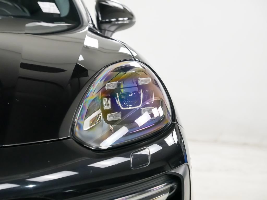 Certified 2017 Porsche Cayenne Turbo AWD/4WD image 7