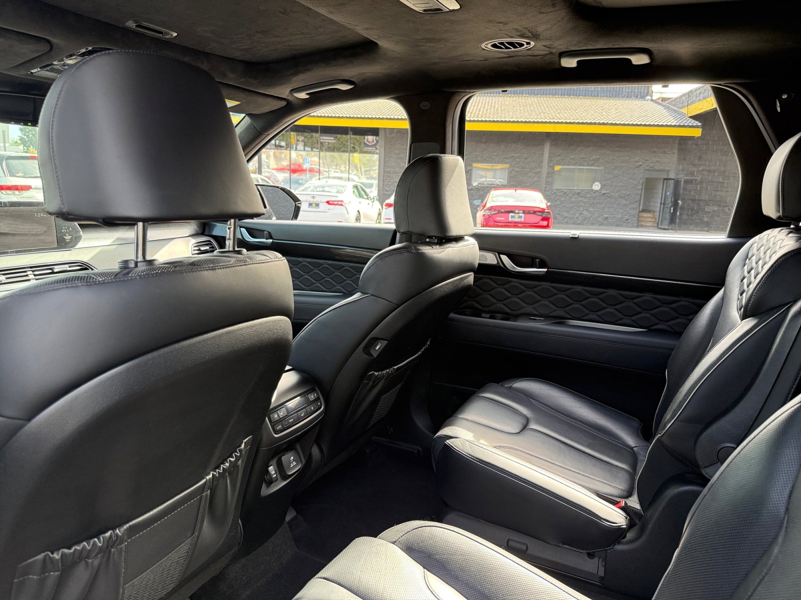 Used 2021 Hyundai Palisade Calligraphy w/ Winter Package image 16