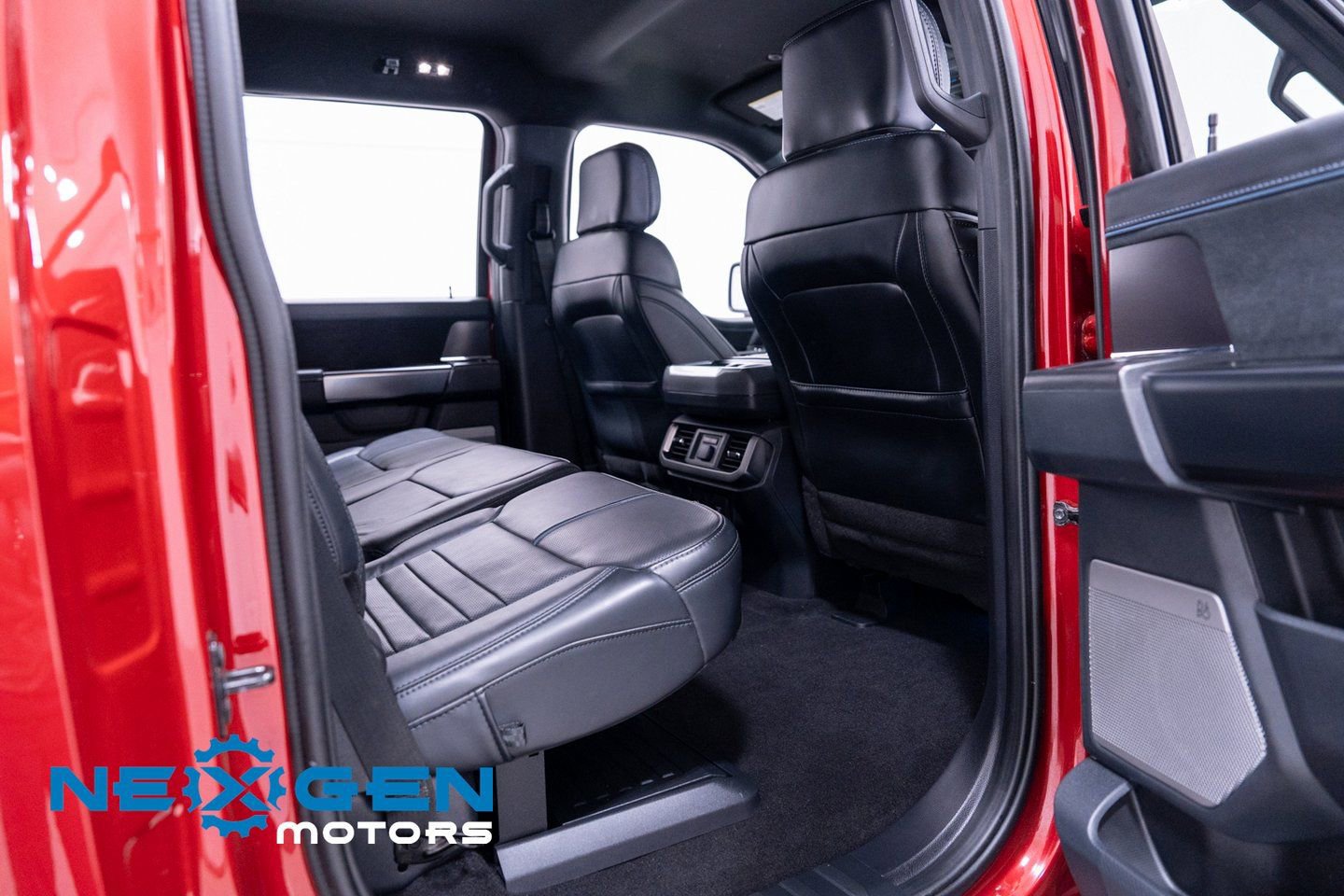 Used 2024 Ford F150 Platinum image 46