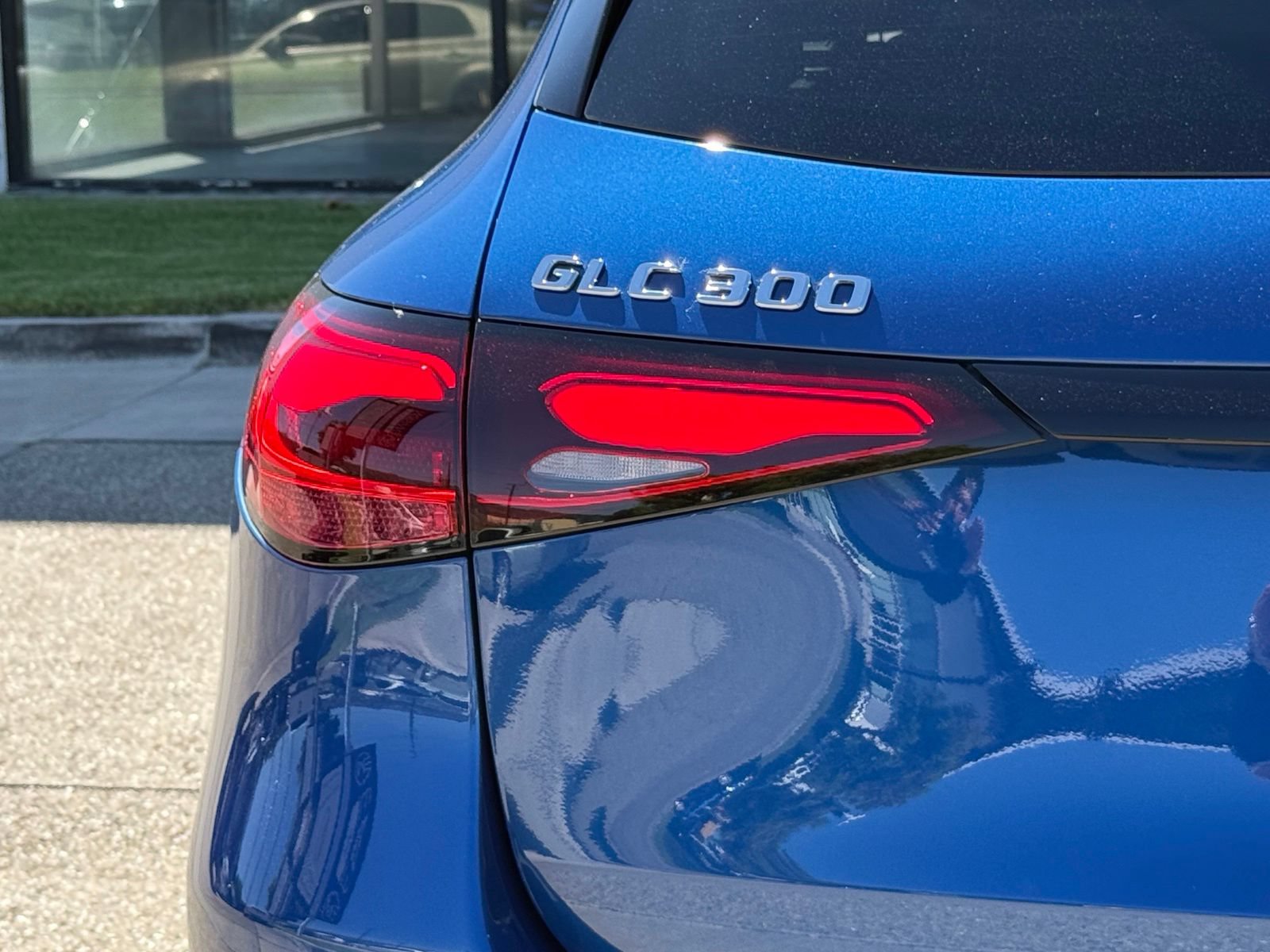 Used 2026 Mercedes-Benz GLC 300 image 11