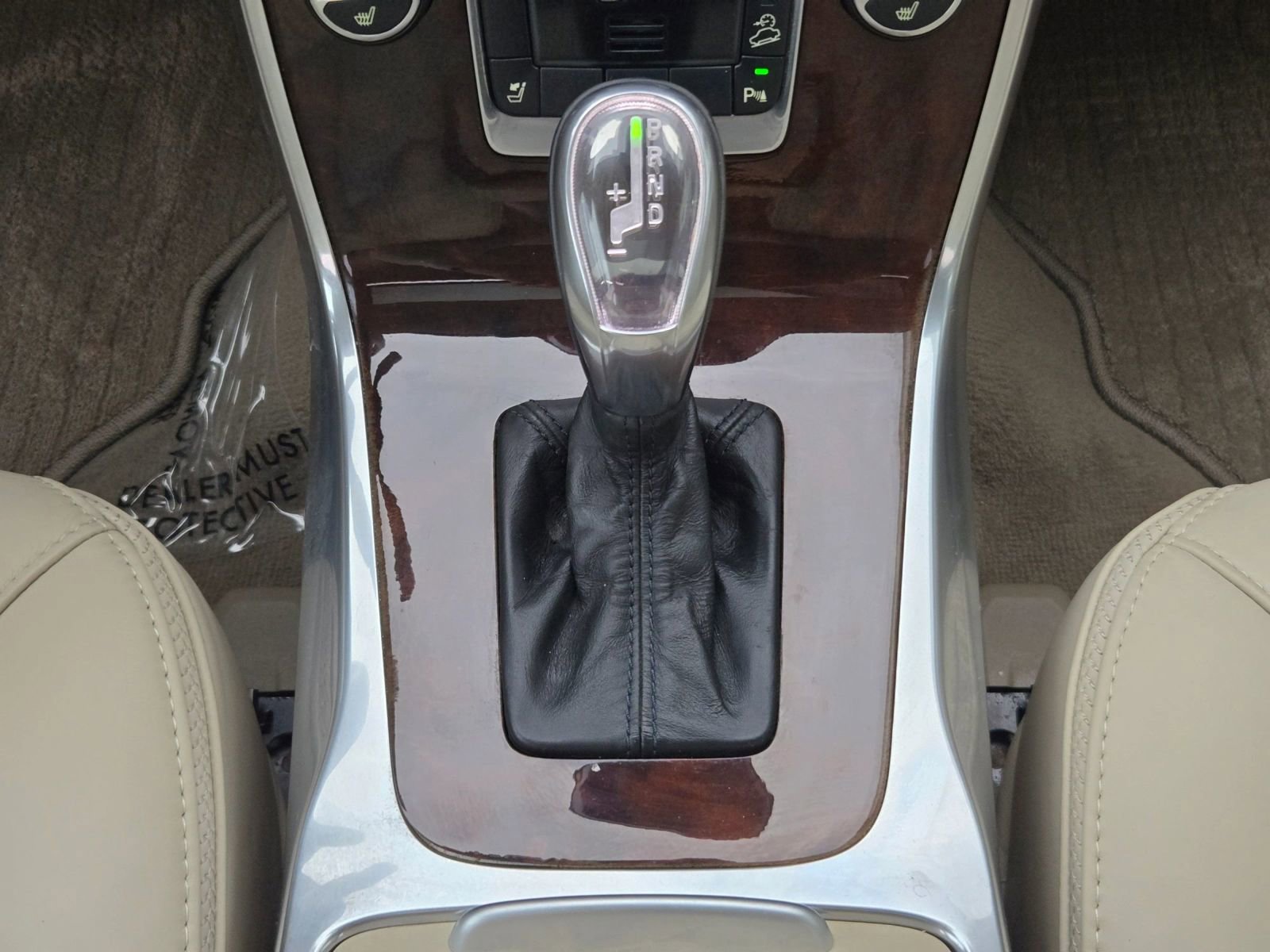 Used 2013 Volvo XC70 T6 image 19