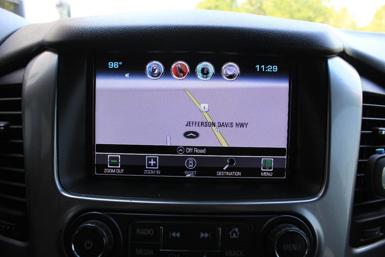 Used 2017 Chevrolet Suburban LT image 22