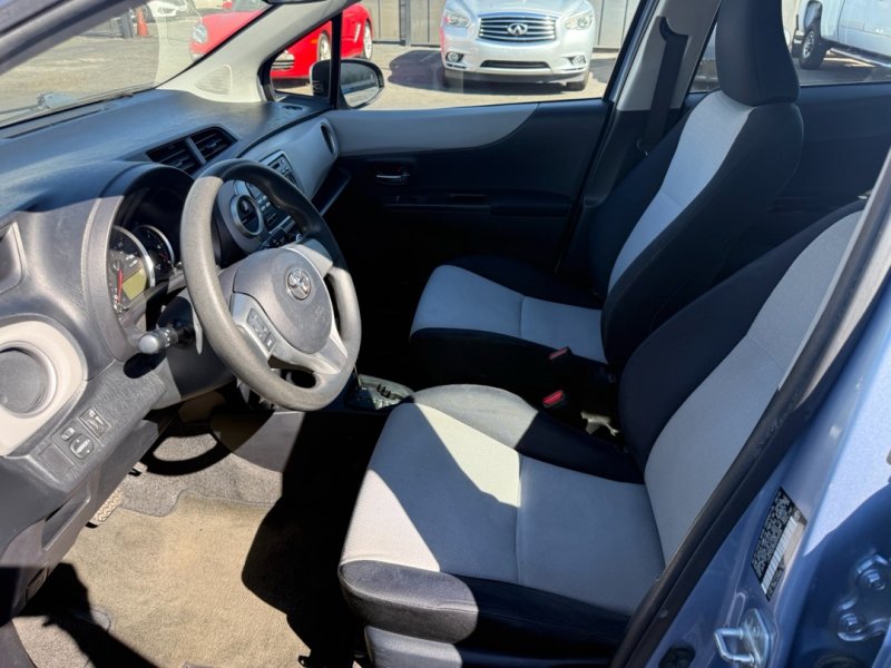 Used 2013 Toyota Yaris LE FWD image 10