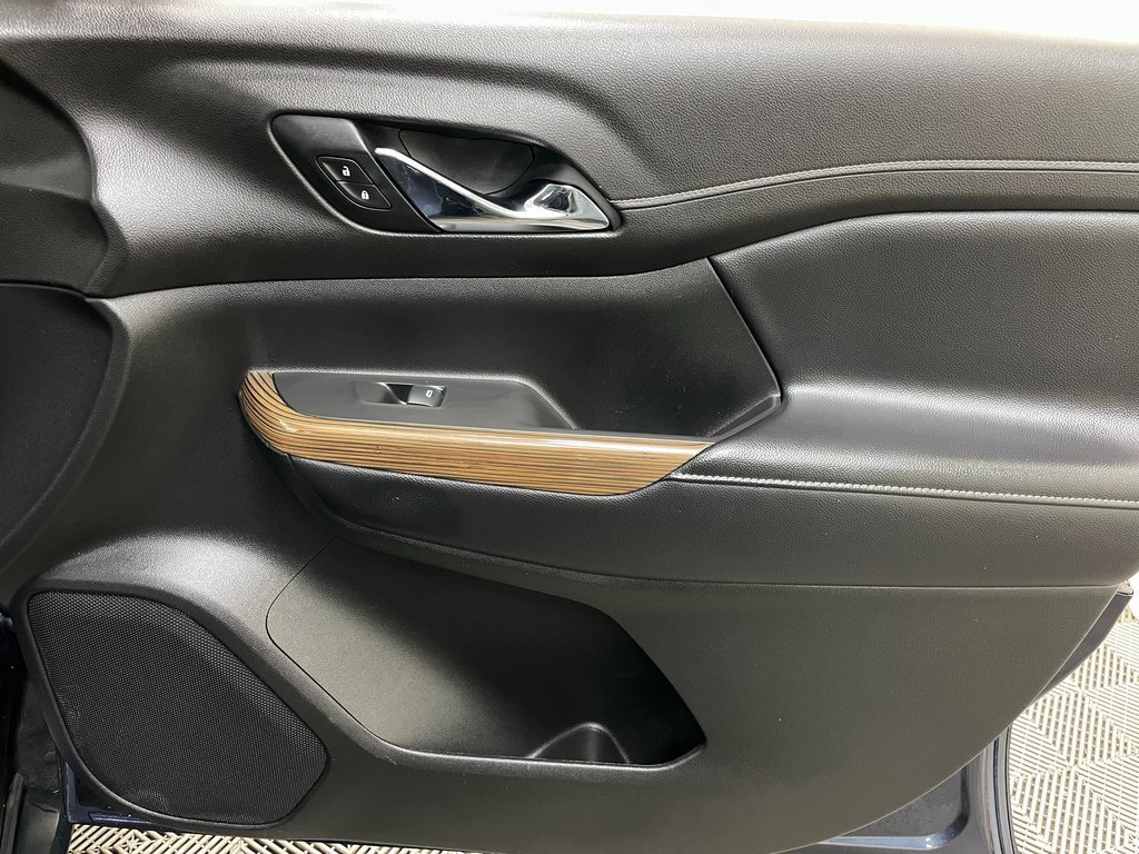 Used 2019 GMC Acadia SLE image 36