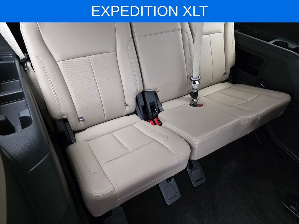Used 2022 Ford Expedition XLT image 27