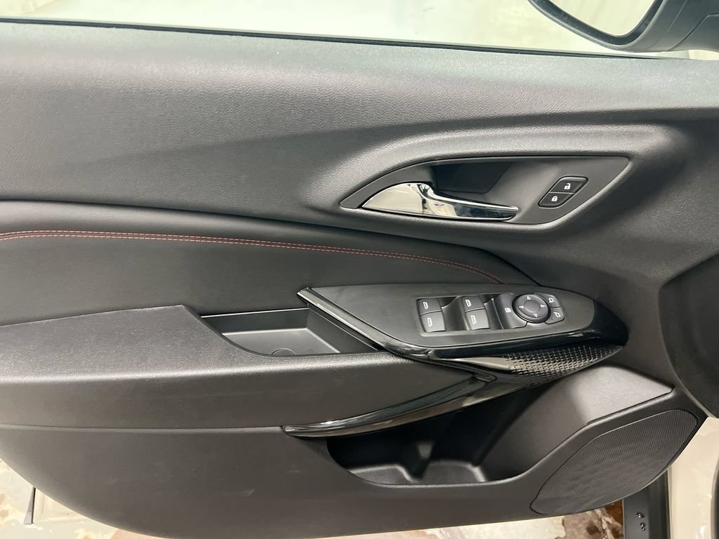 New 2026 Chevrolet Trax RS w/ Sunroof Package FWD image 21