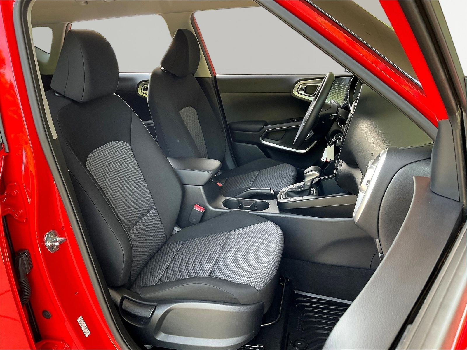 Used 2023 Kia Soul LX FWD image 27