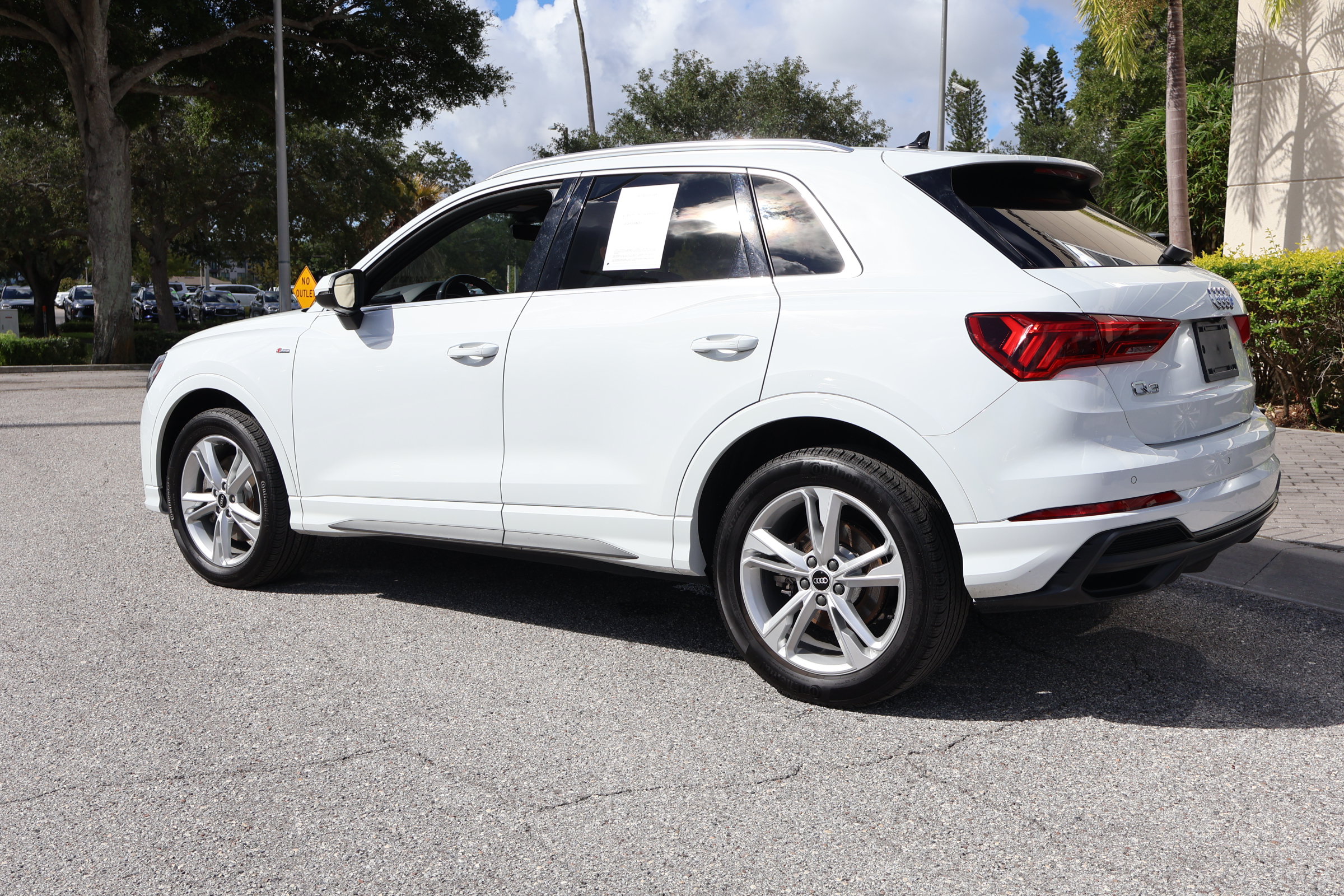 Used 2021 Audi Q3 2.0T Premium Plus w/ Premium Plus Package AWD/4WD image 7