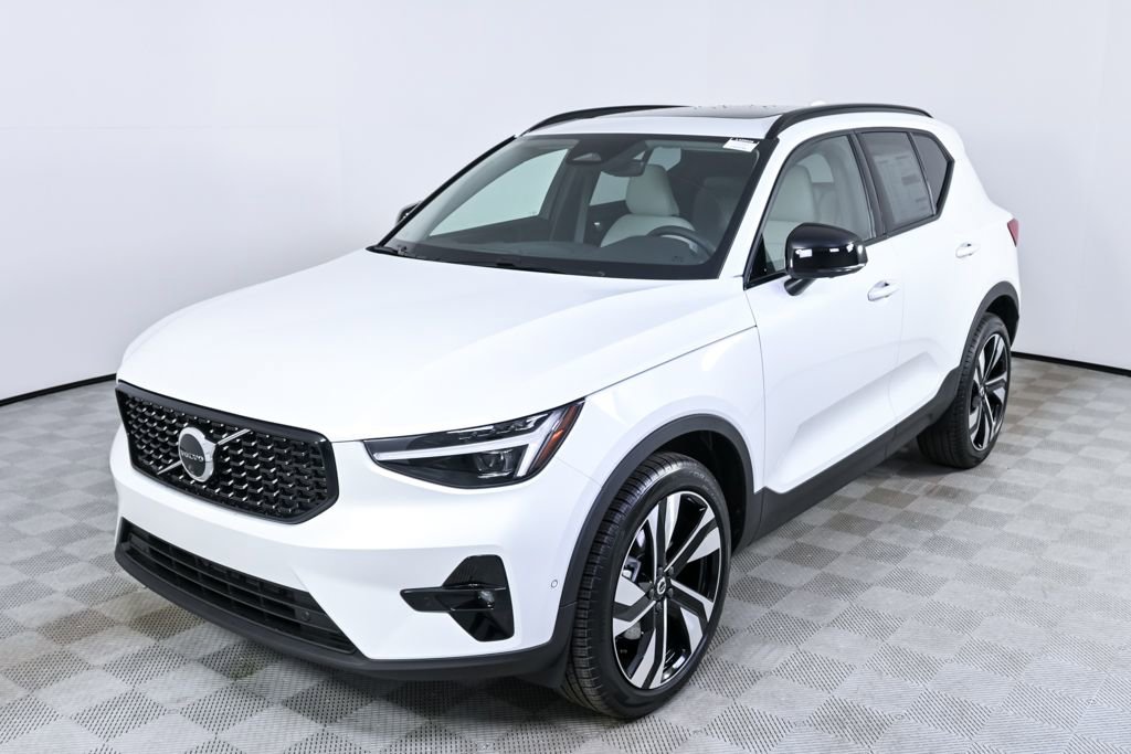 New 2026 Volvo XC40 B5 Ultra w/ Protection Package Premier