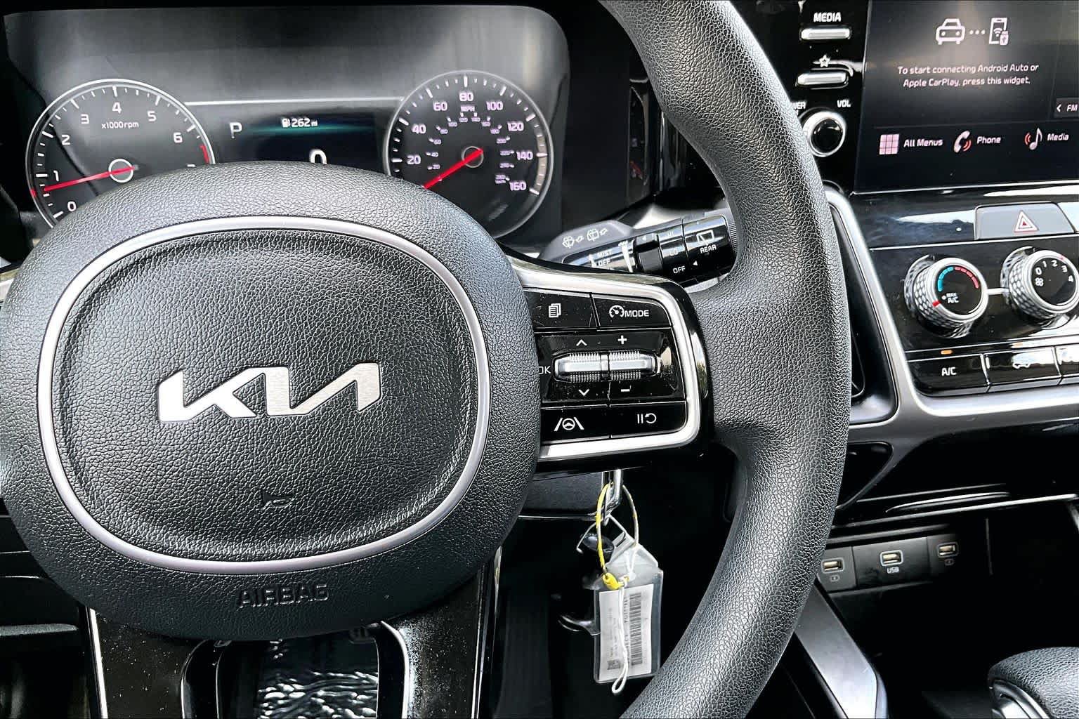 Used 2023 Kia Sorento LX FWD image 24