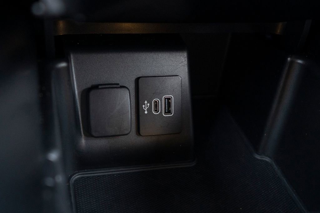 Used 2025 Ford Explorer Active image 22