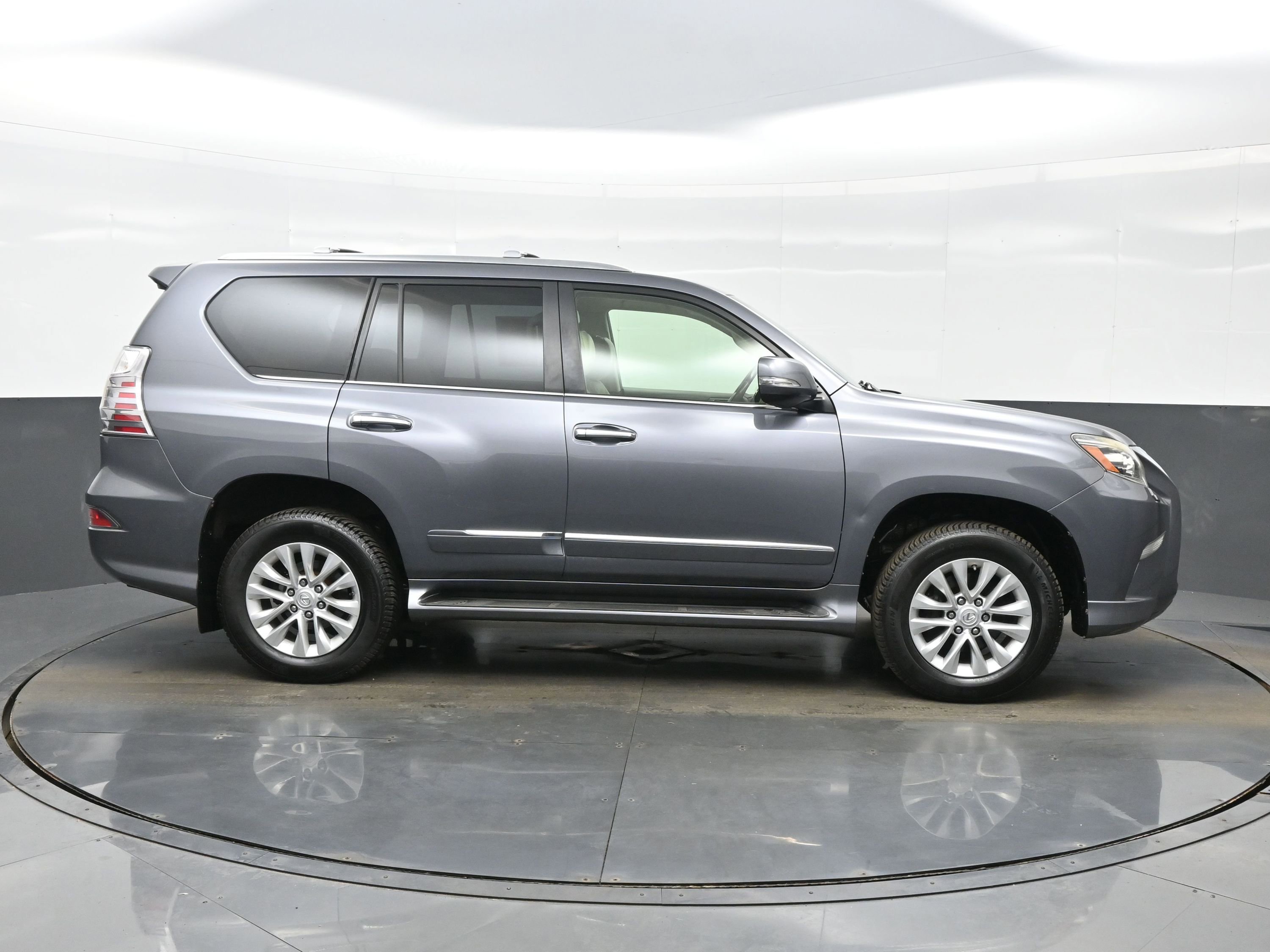 Used 2015 Lexus GX 460 w/ Premium Package image 7