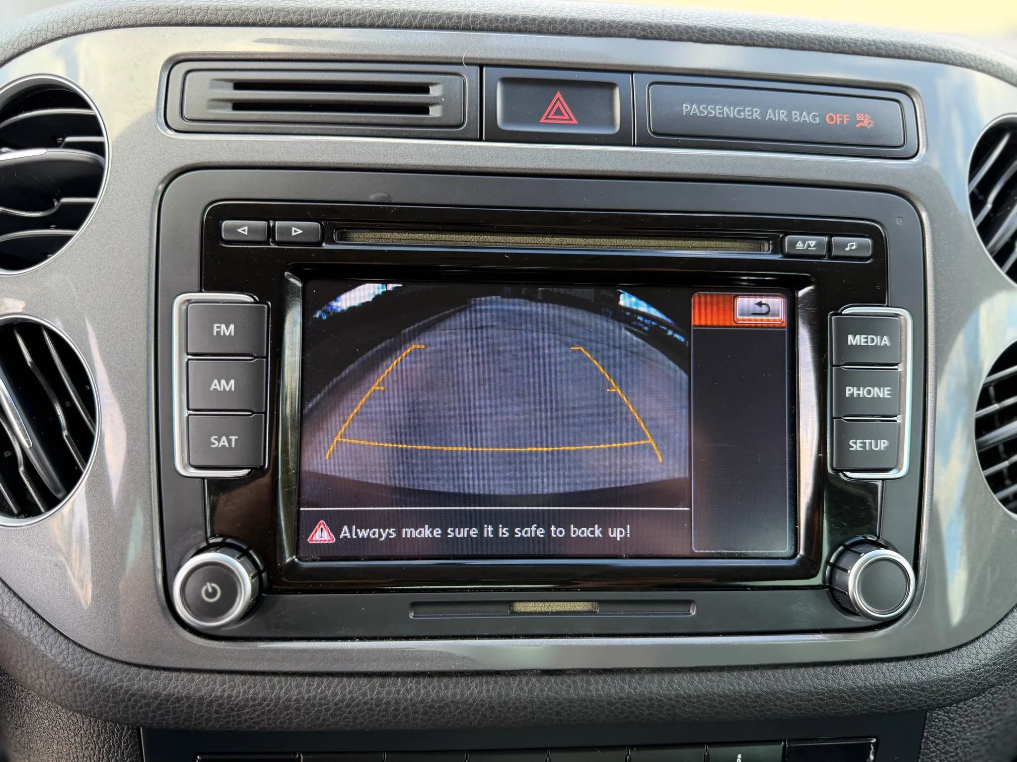 Used 2015 Volkswagen Tiguan SE image 22