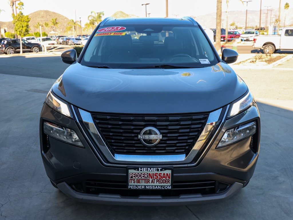 Used 2023 Nissan Rogue SV w/ SV Premium Package image 9