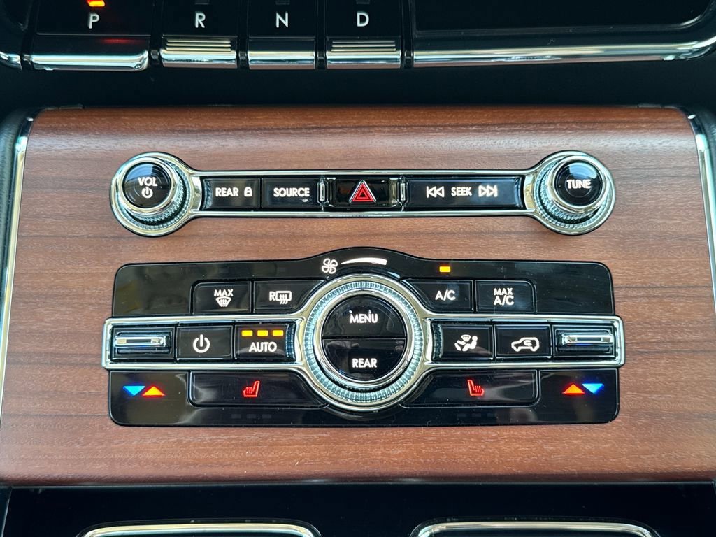 Used 2023 Lincoln Aviator Reserve AWD/4WD image 26