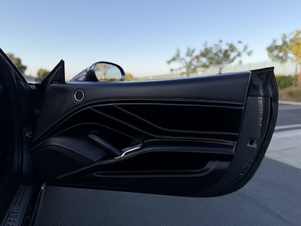 Used 2016 Ferrari California T RWD image 32