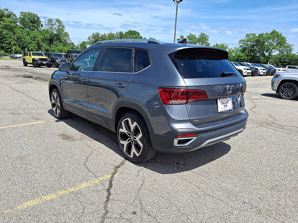 Used 2022 Volkswagen Taos SEL w/ Panoramic Sunroof Package AWD/4WD image 28