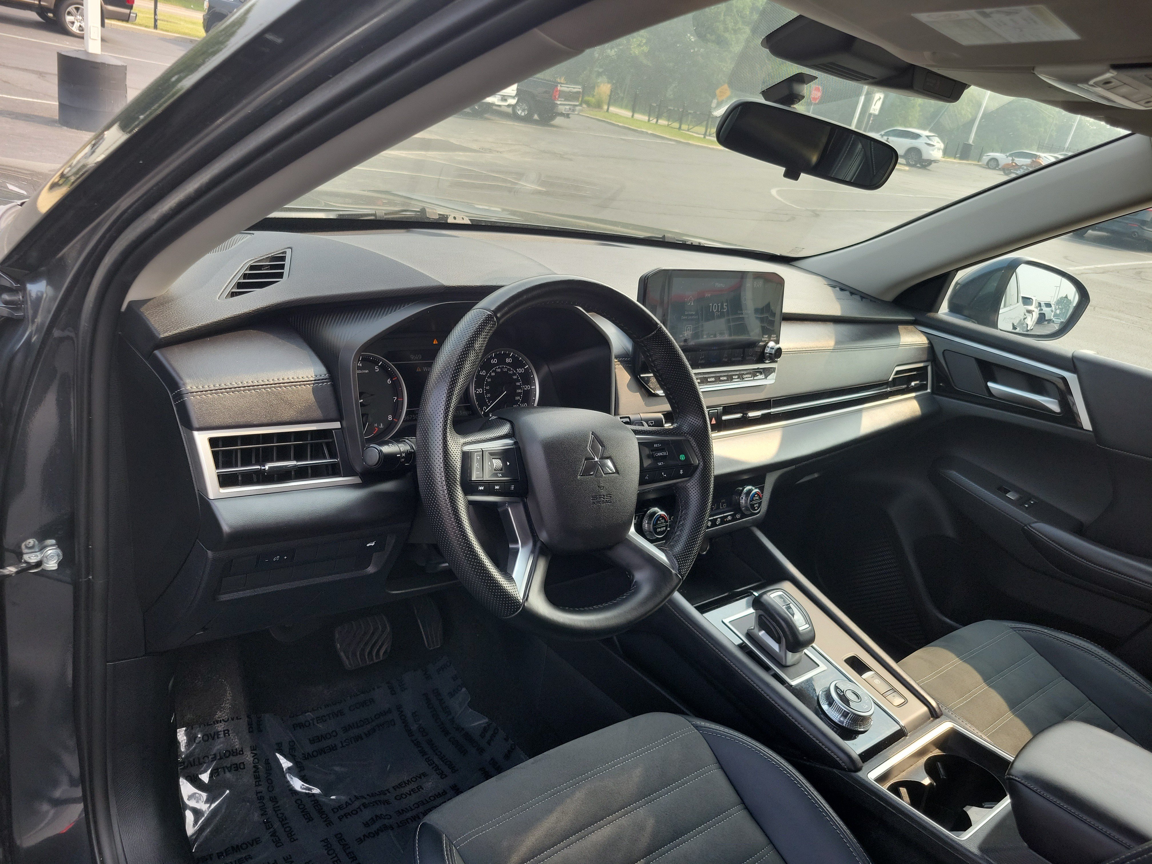 Used 2024 Mitsubishi Outlander SE AWD/4WD image 19