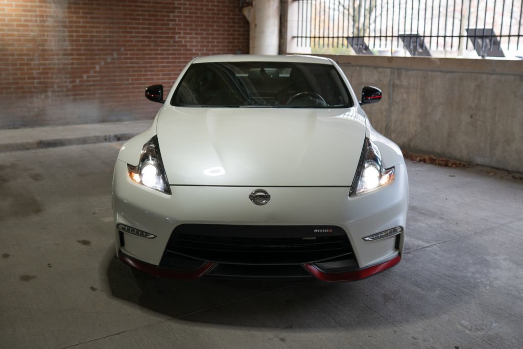 Used 2017 Nissan 370Z NISMO image 2