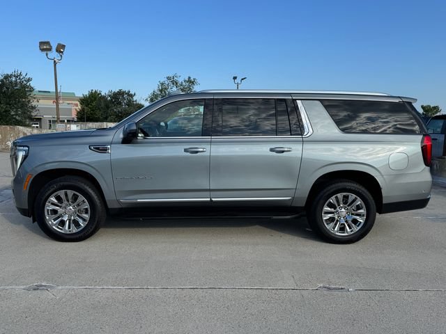 Used 2025 GMC Yukon XL Denali AWD/4WD image 8