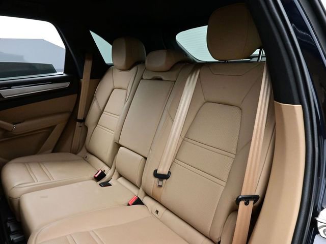 Certified 2023 Porsche Cayenne Platinum Edition image 14