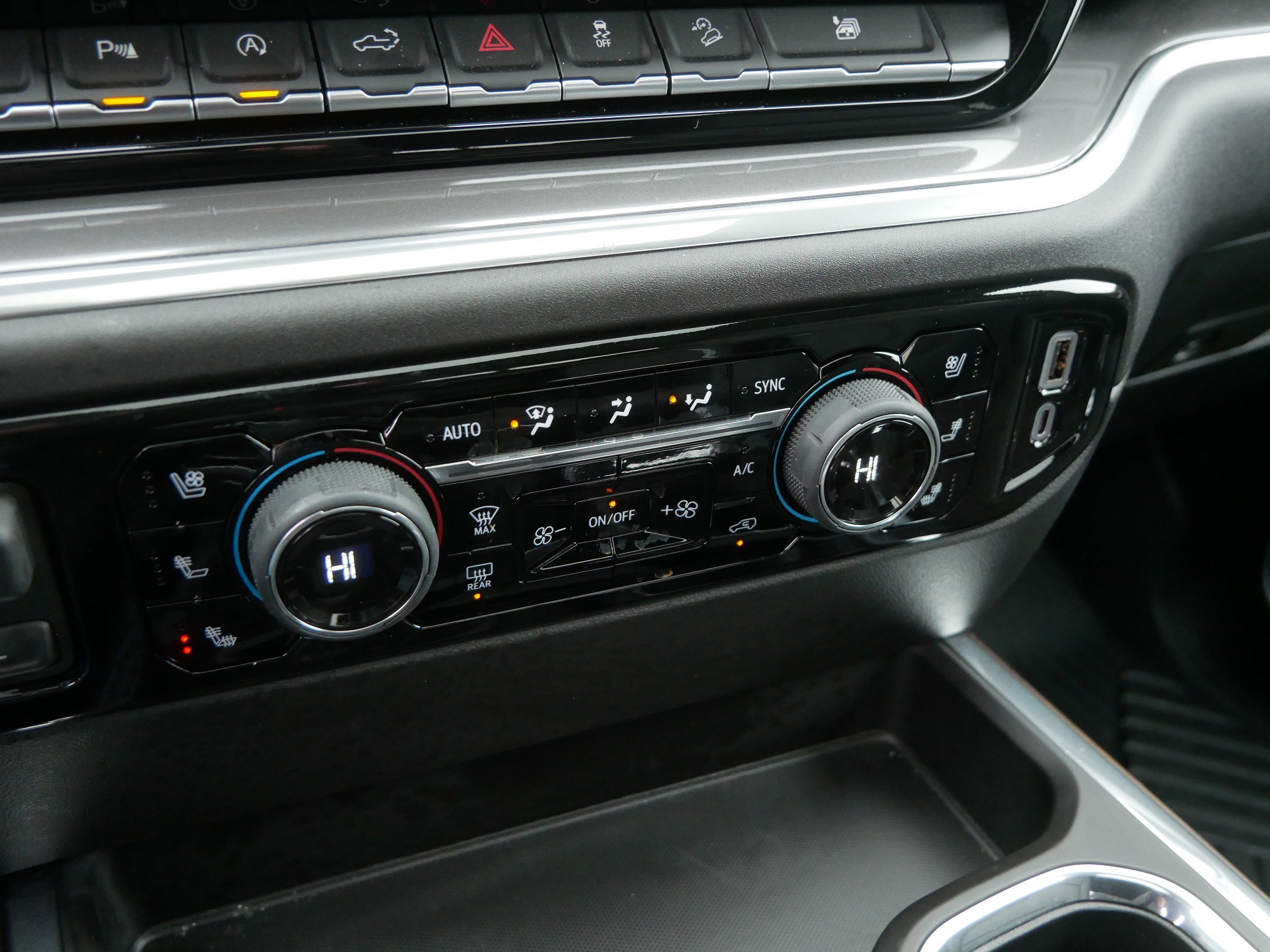 Used 2026 Chevrolet Silverado 1500 High Country w/ Technology Package image 35