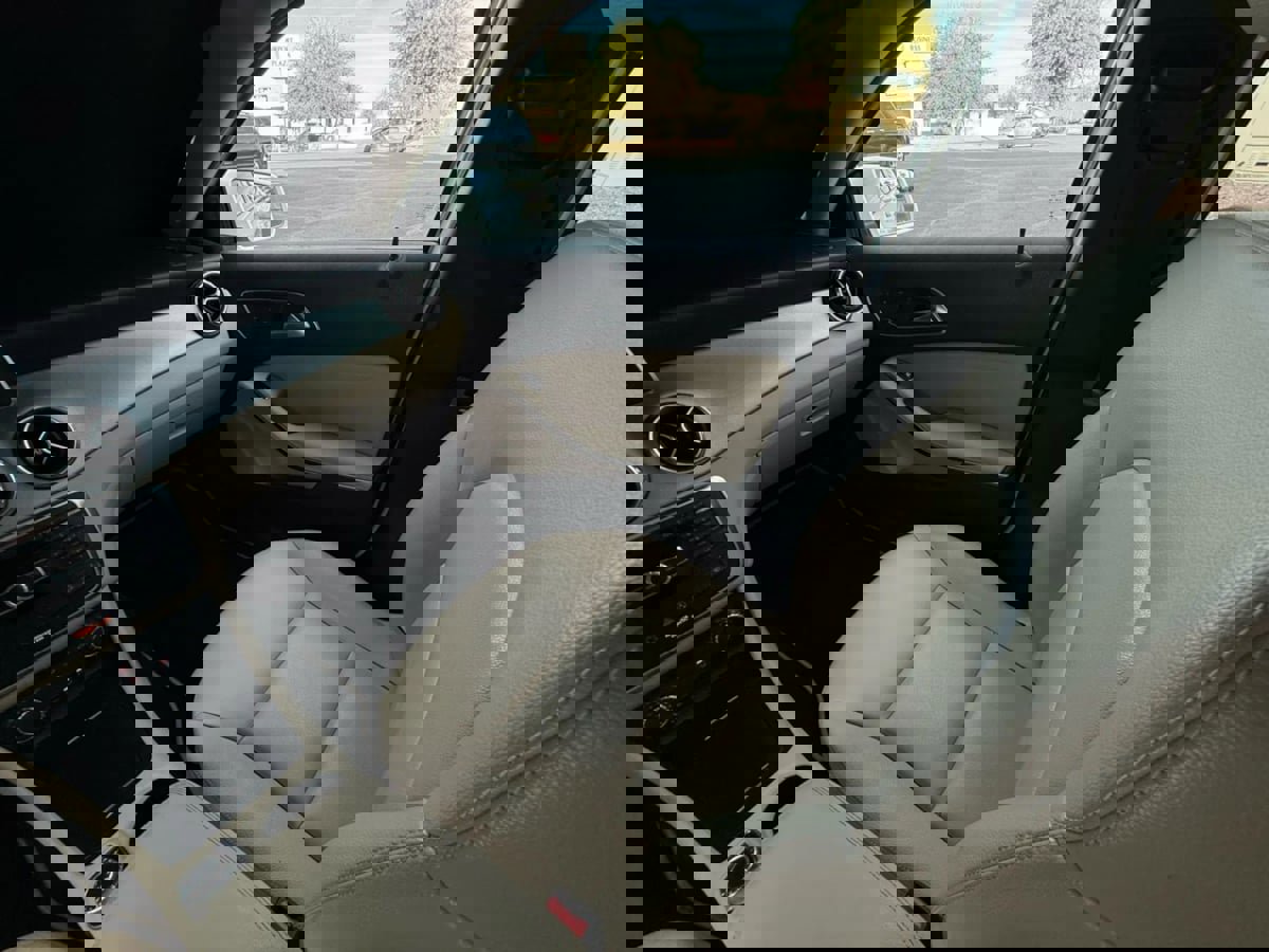 Used 2015 Mercedes-Benz GLA 250 4MATIC image 47