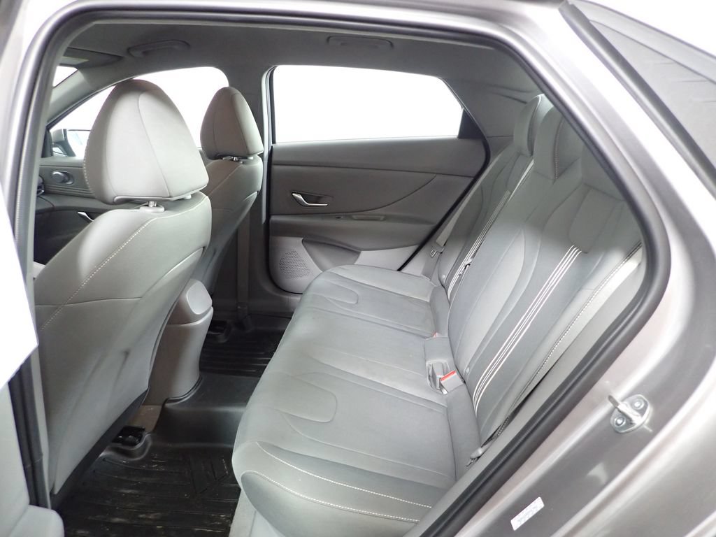 Used 2023 Hyundai Elantra SEL w/ Convenience Package FWD image 32