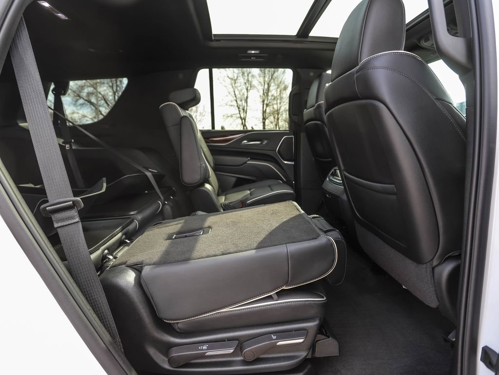 Used 2023 Cadillac Escalade Premium Luxury w/ LPO, Radiant Package AWD/4WD image 29