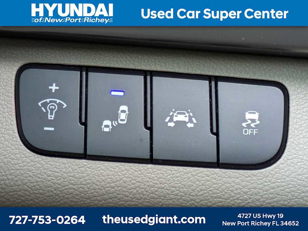 Used 2017 Hyundai Elantra Limited w/ Limited Ultimate Package 05 image 30