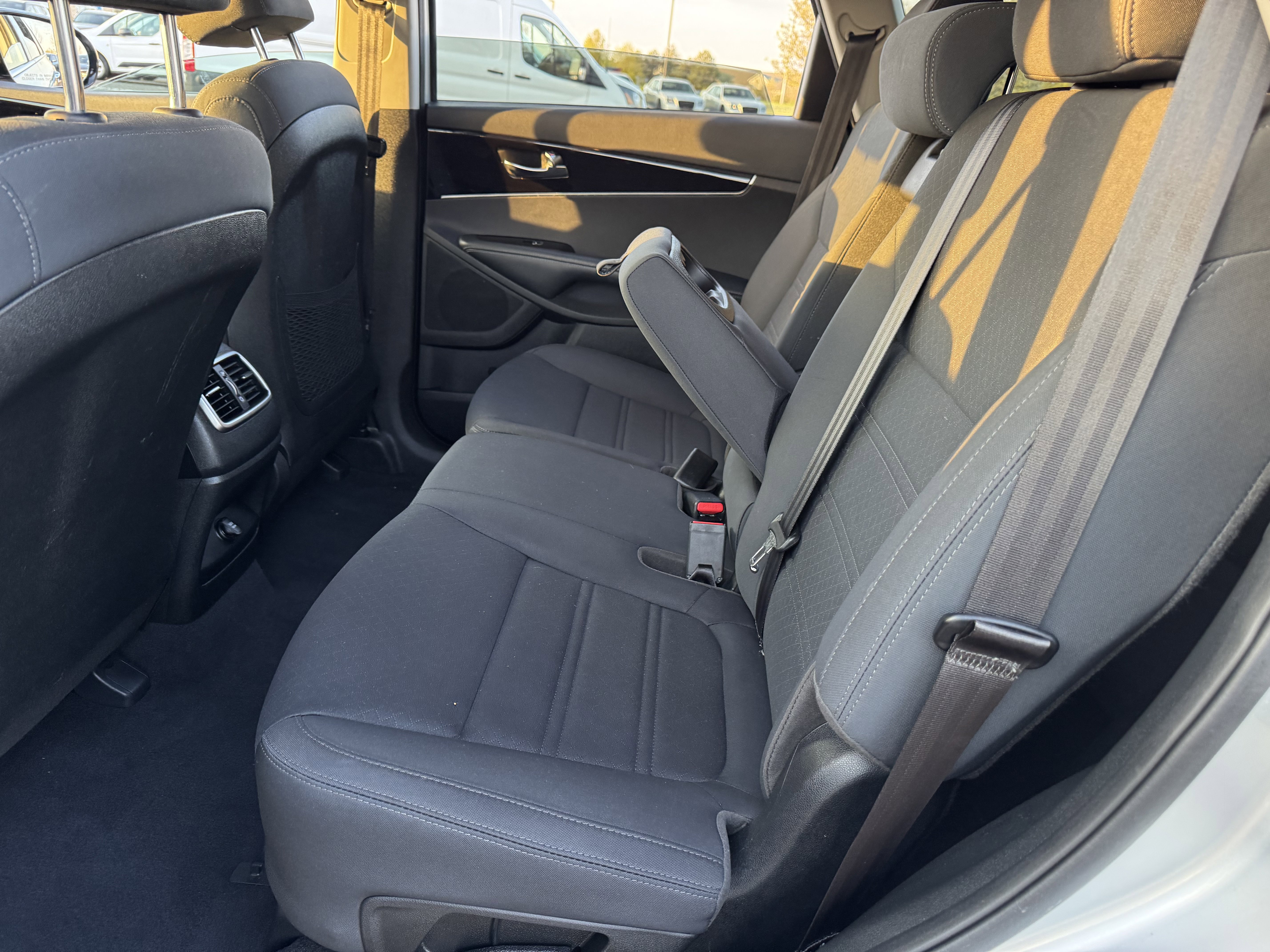 Used 2020 Kia Sorento L image 15