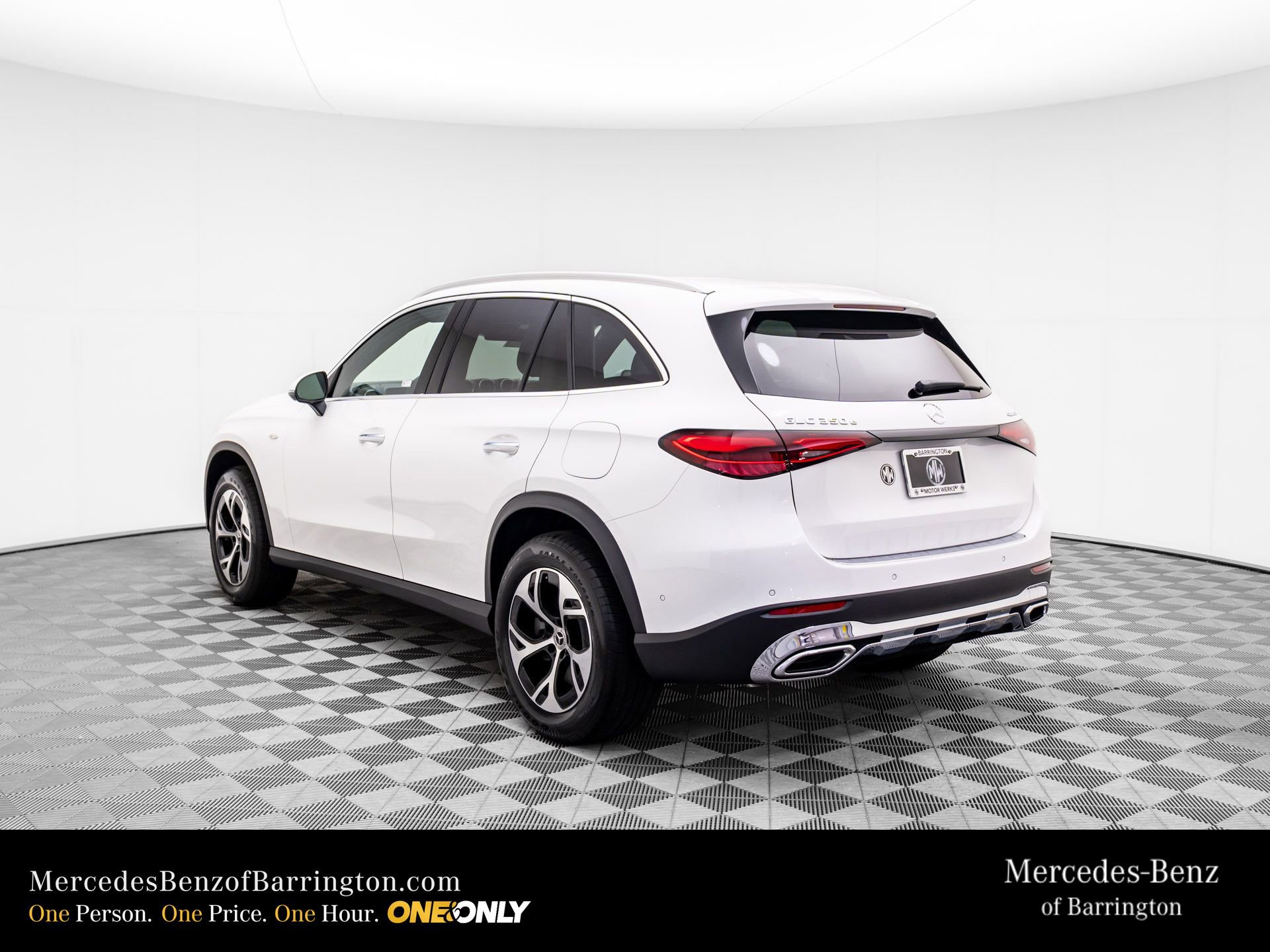 New 2025 Mercedes-Benz GLC 350e 4MATIC image 3