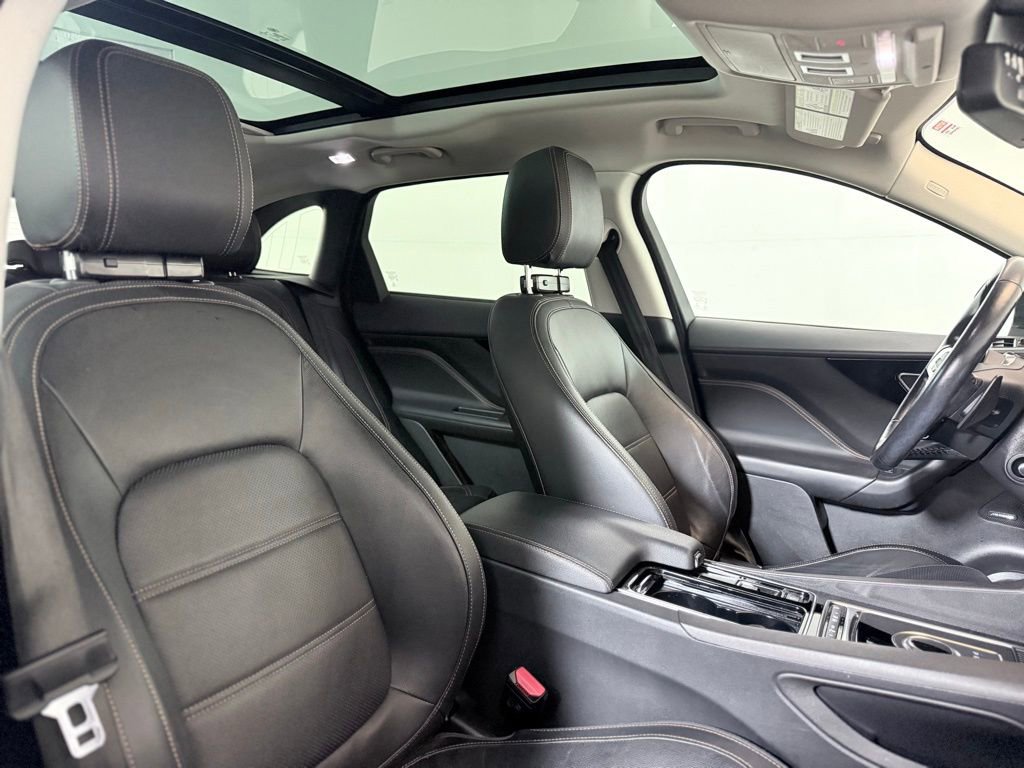 Used 2018 Jaguar F-PACE Prestige image 23