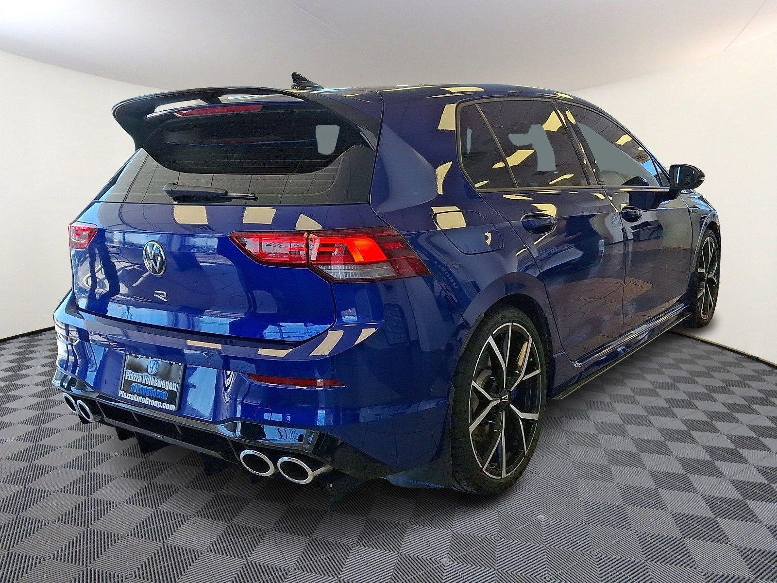 Used 2022 Volkswagen Golf R image 4