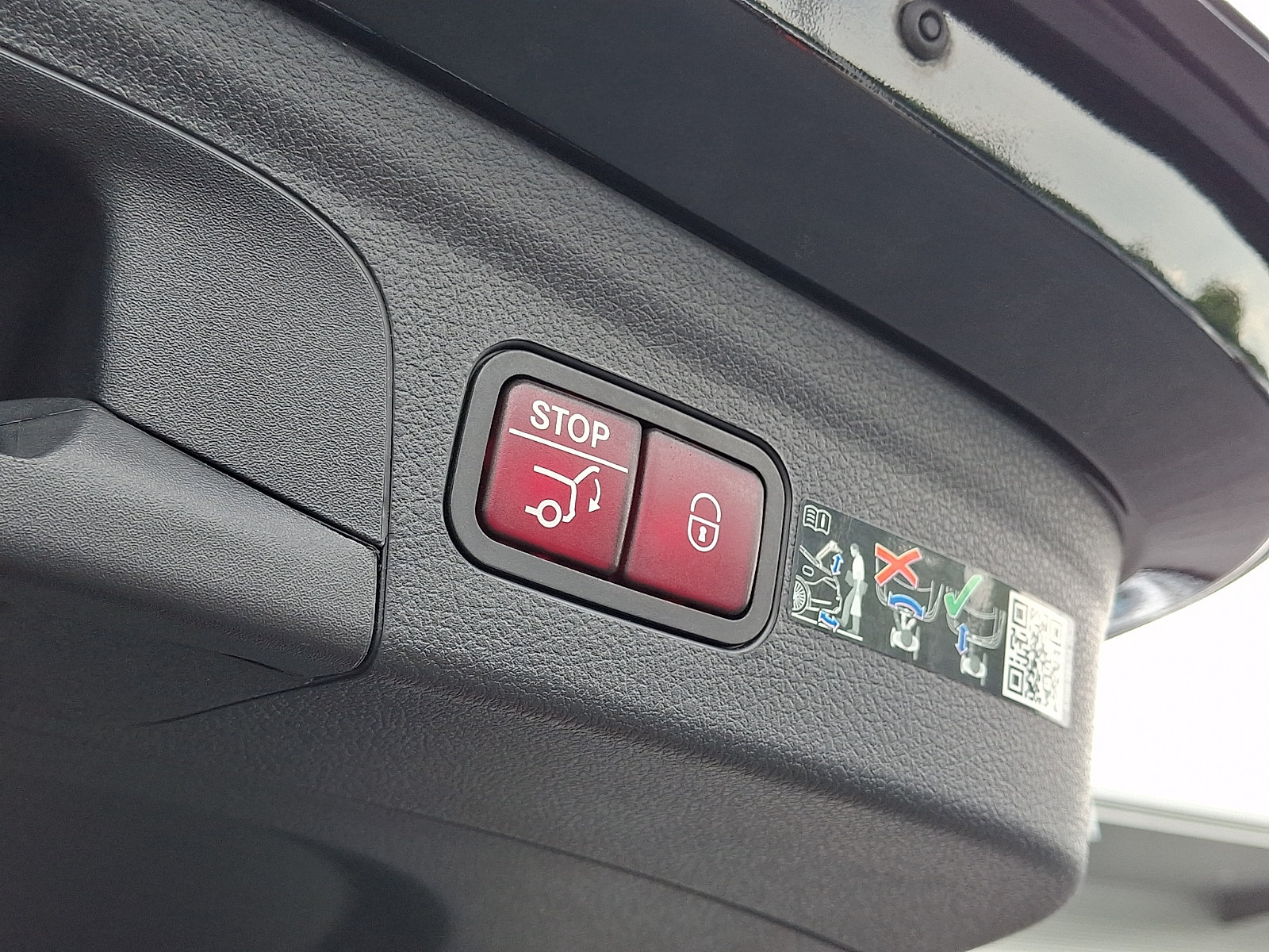 Certified 2025 Mercedes-Benz GLE 450 4MATIC image 31