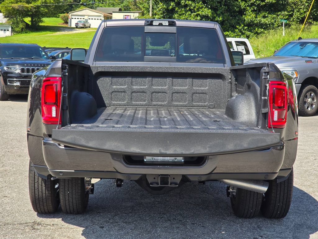 New 2026 RAM 3500 Laramie w/ Sport Appearance Package AWD/4WD image 13