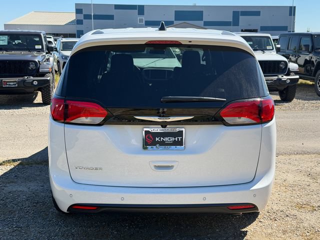 New 2026 Chrysler Voyager LX FWD image 7