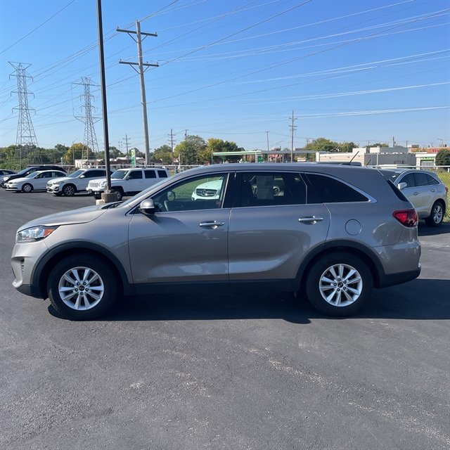 Used 2019 Kia Sorento LX image 1