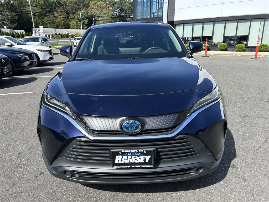 Used 2021 Toyota Venza LE image 3