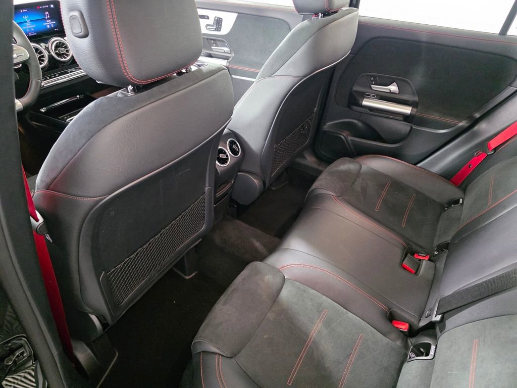 Used 2023 Mercedes-Benz GLA 35 AMG 4MATIC image 24