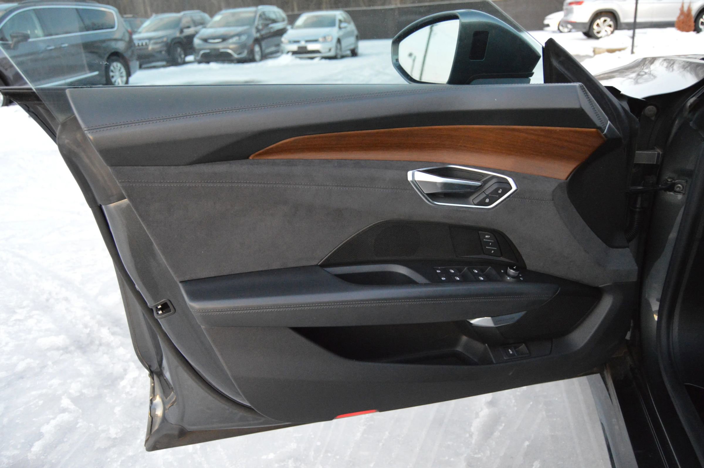 Used 2023 Audi e-tron GT Premium Plus image 23