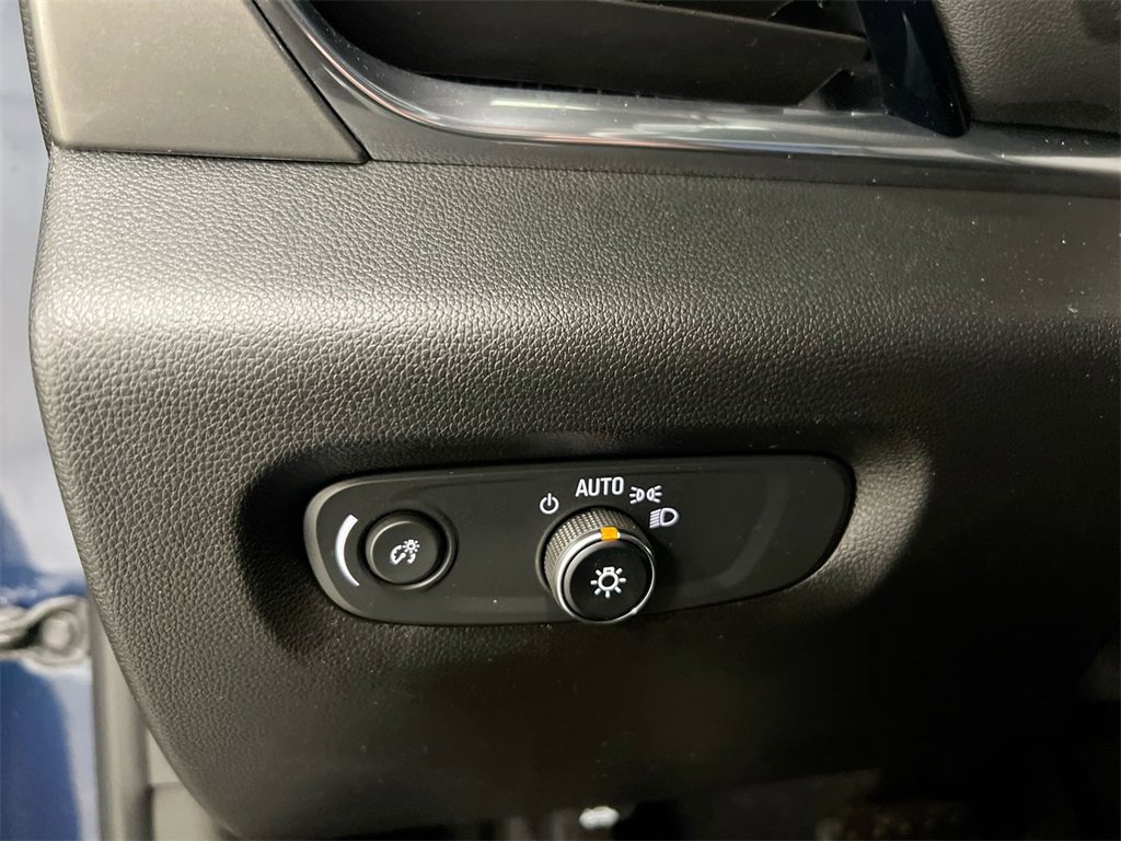 Used 2023 Chevrolet Traverse LT image 17