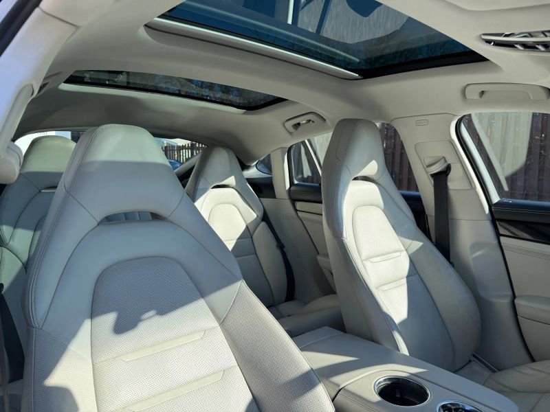 Used 2018 Porsche Panamera 4S image 22