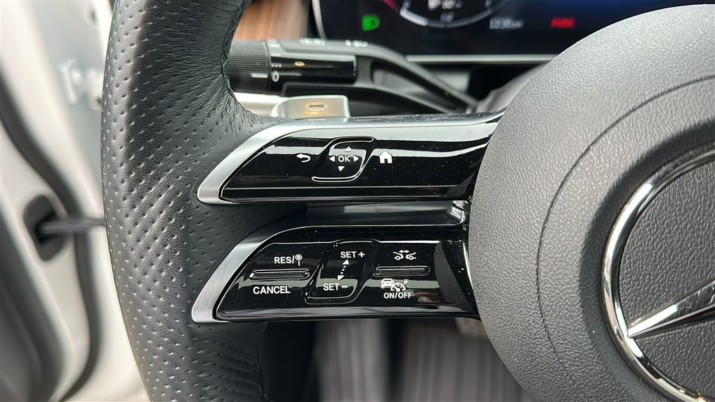 Used 2024 Mercedes-Benz GLC 300 4MATIC image 13