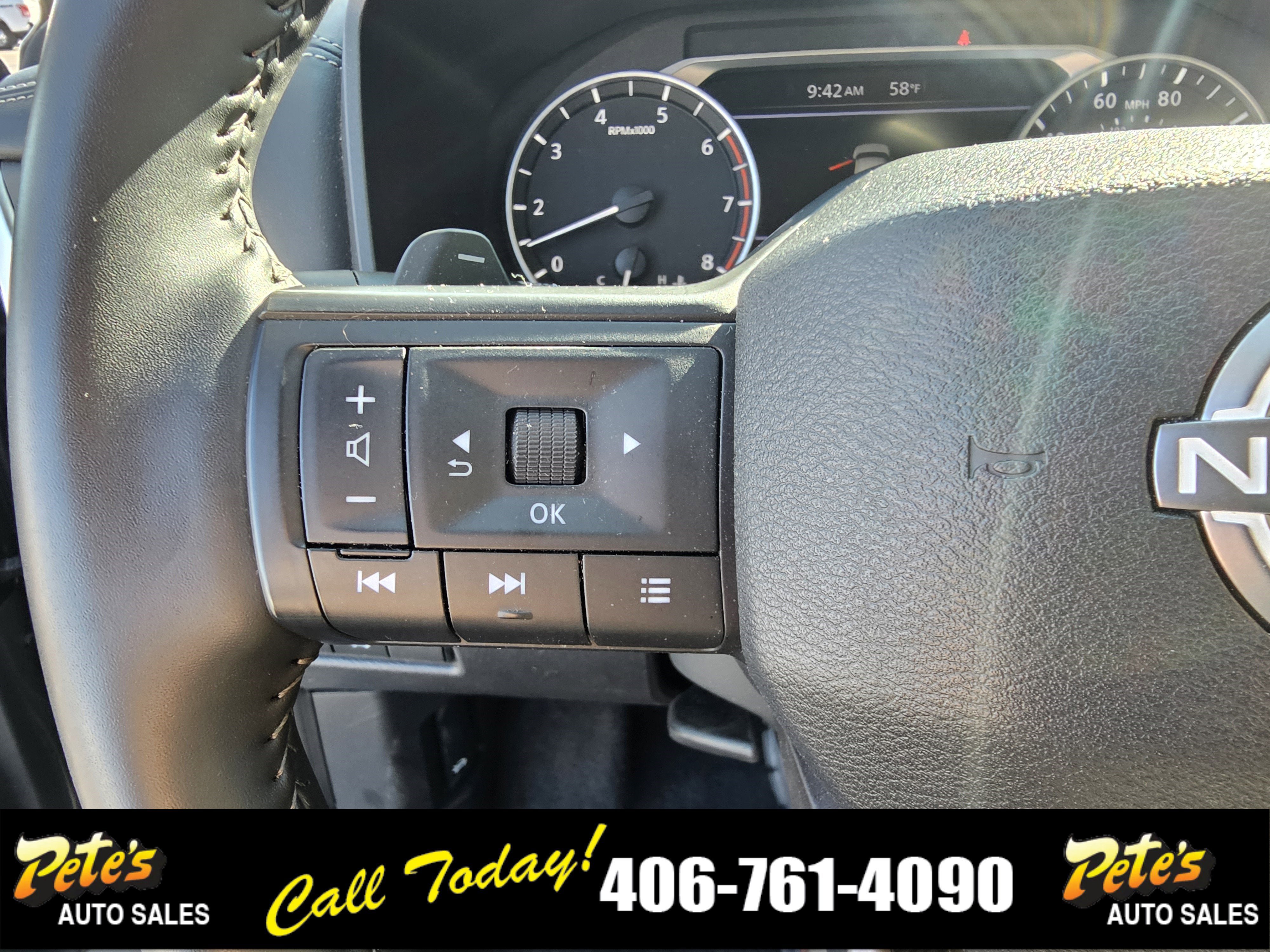 Used 2025 Nissan Rogue SV image 29