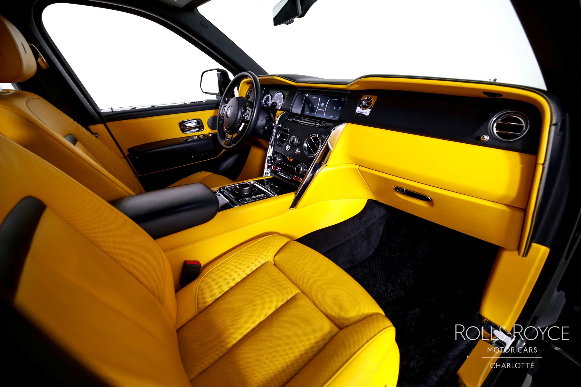 Used 2022 Rolls-Royce Cullinan image 33