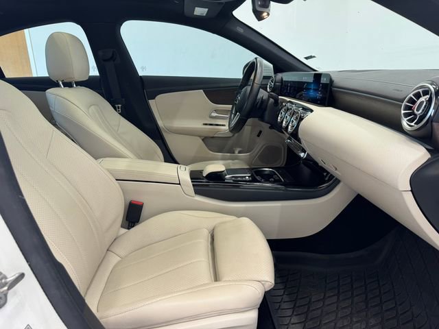 Used 2021 Mercedes-Benz CLA 250 image 16