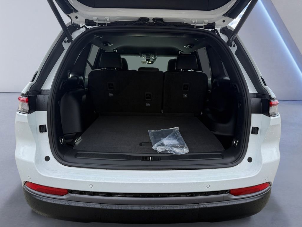 New 2026 Jeep Grand Cherokee Altitude image 19