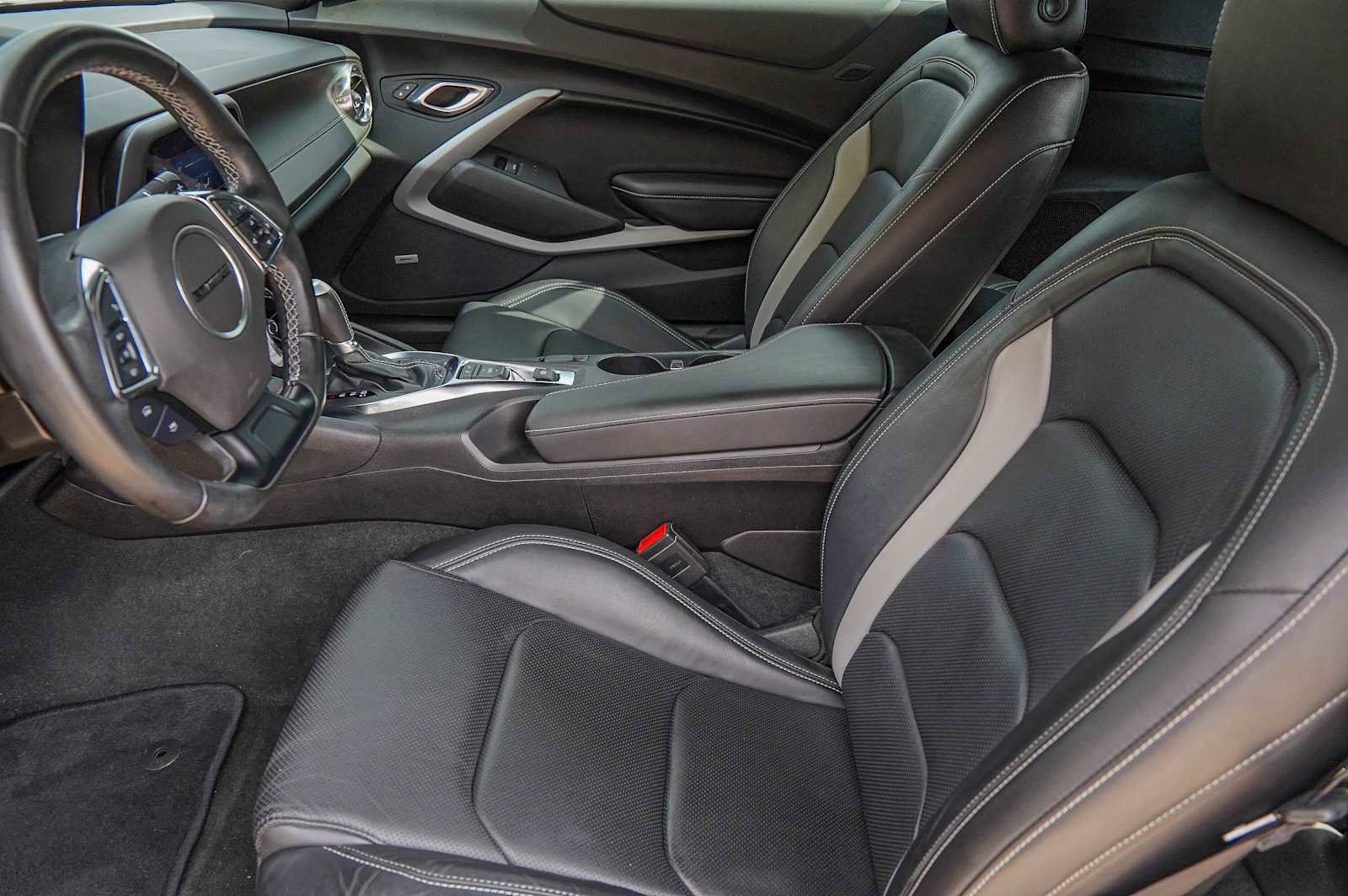 Used 2023 Chevrolet Camaro LT w/ RS Package image 10