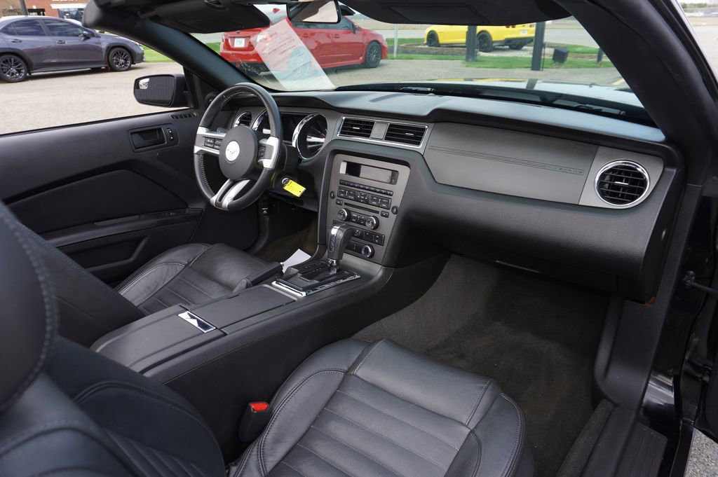 Used 2013 Ford Mustang GT image 28